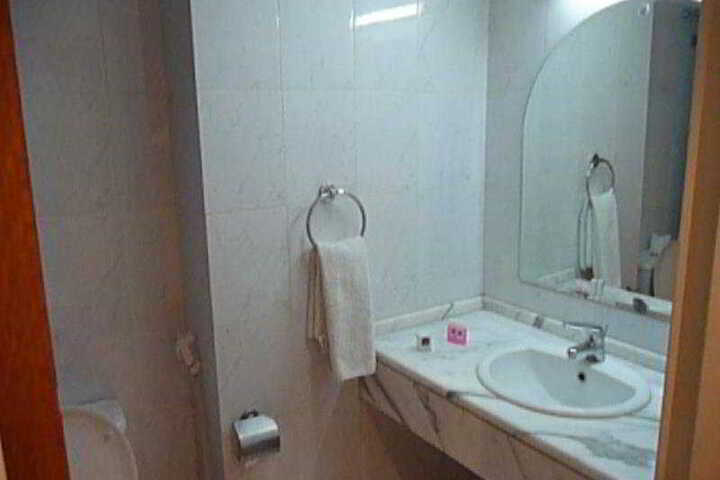 Room 8 of 8