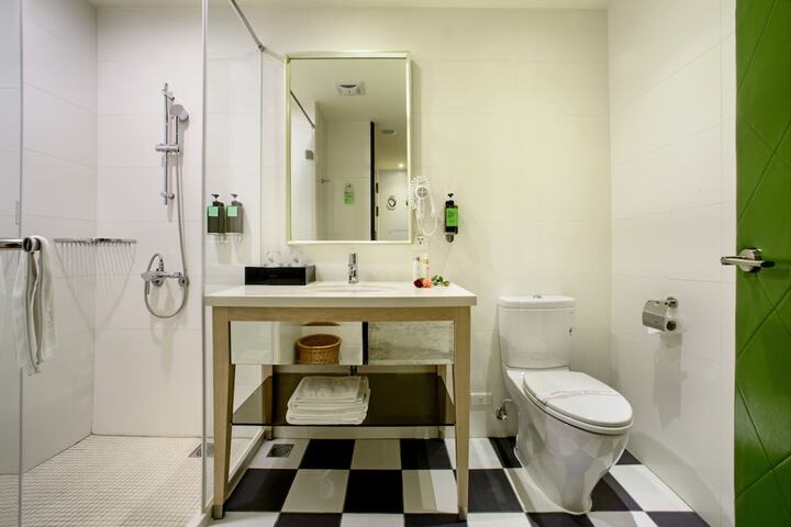 Room 30 of 43
