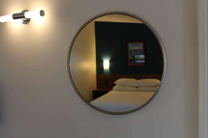 Room 10 of 60