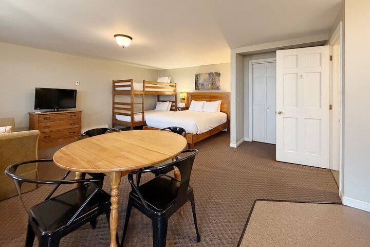 Room 76 of 331