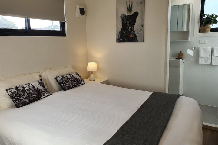 Room 2 of 27