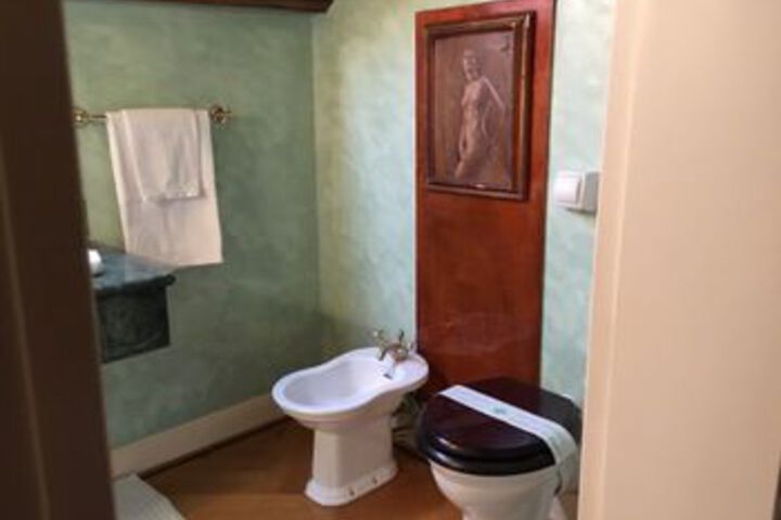 Room 2 of 19