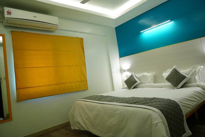 Room 2 of 9