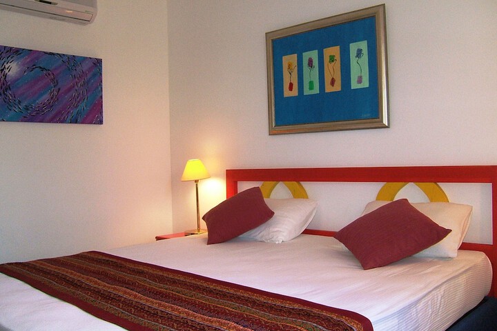 Room 5 of 144