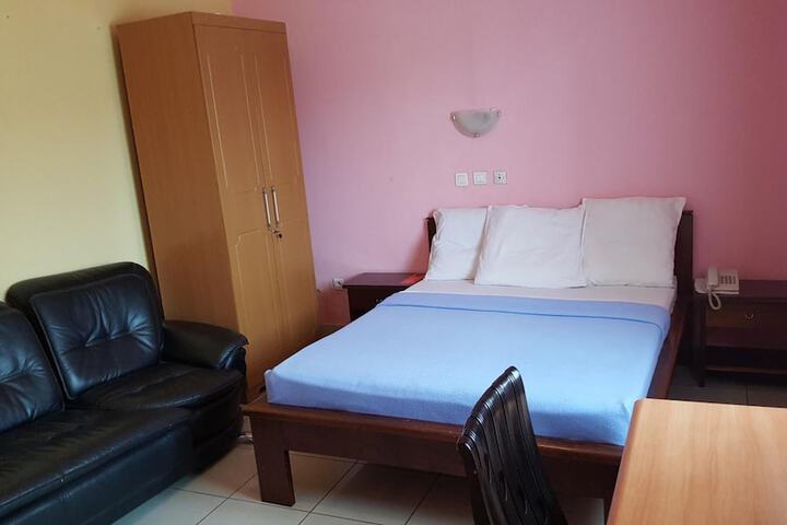 Room 17 of 41