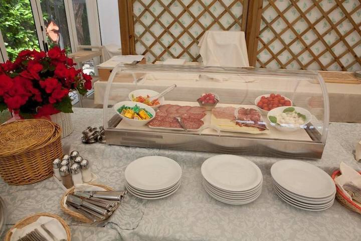 Breakfast/Coffee Service 27 of 36