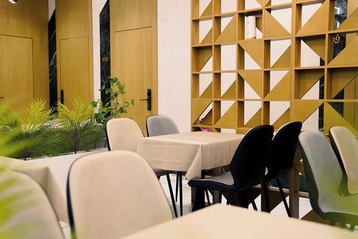 Dining 232 of 249