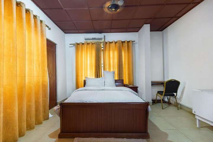 Room 6 of 29