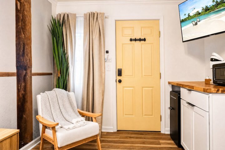 Room 72 of 144