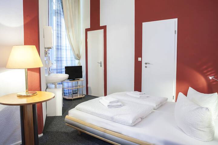 Room 3 of 19