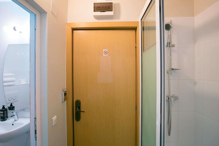 Room 7 of 151