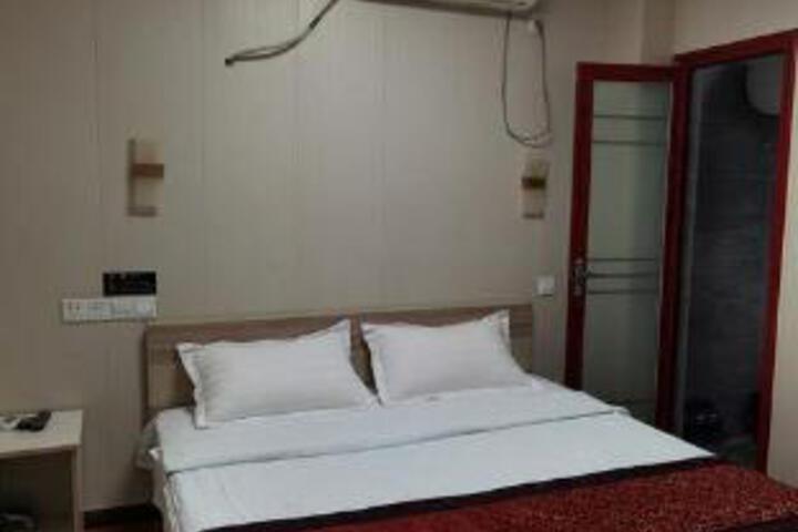 Room 5 of 6