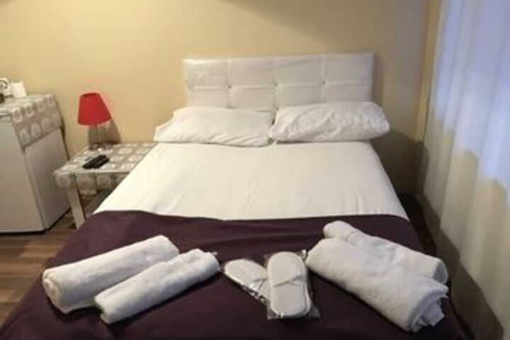 Room 6 of 26
