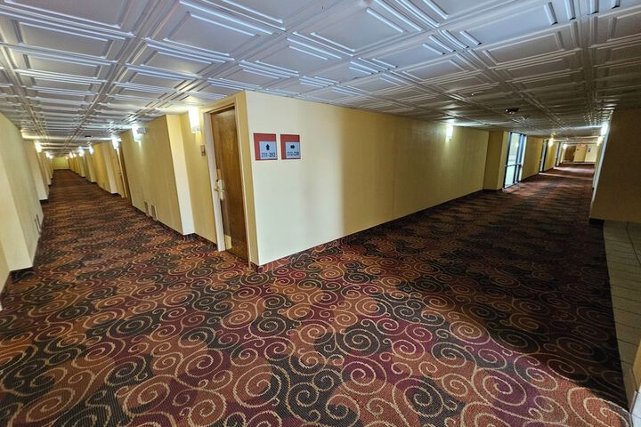Ballroom/Hall 35 of 42