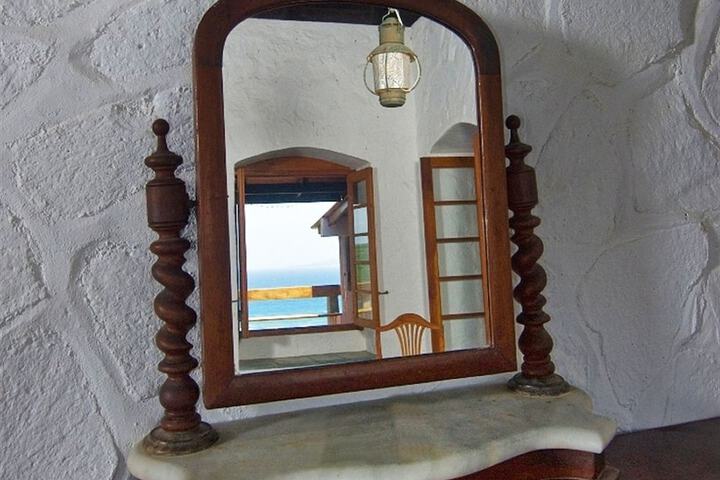 Room 8 of 39