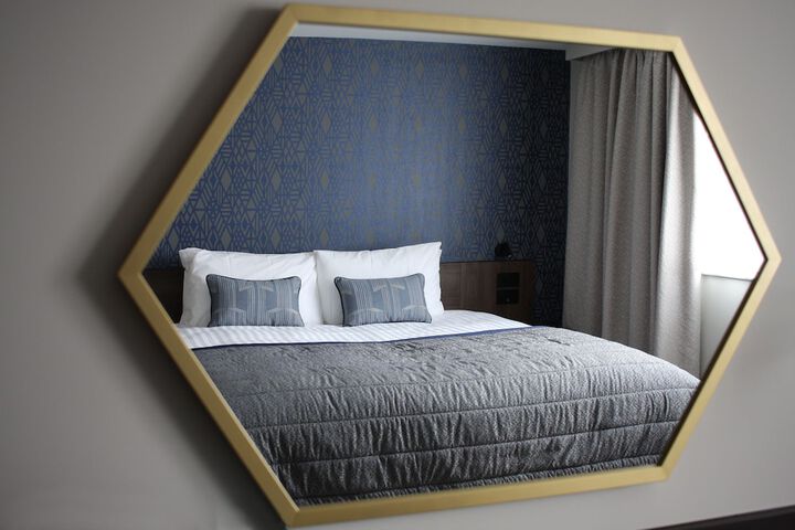 Room 6 of 38