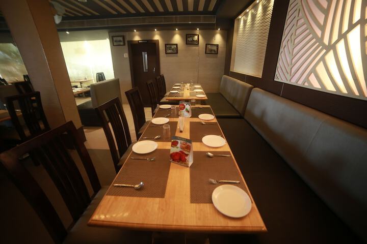 Dining 5 of 7