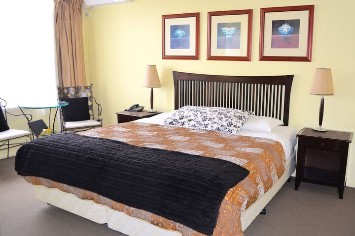 Room 12 of 37