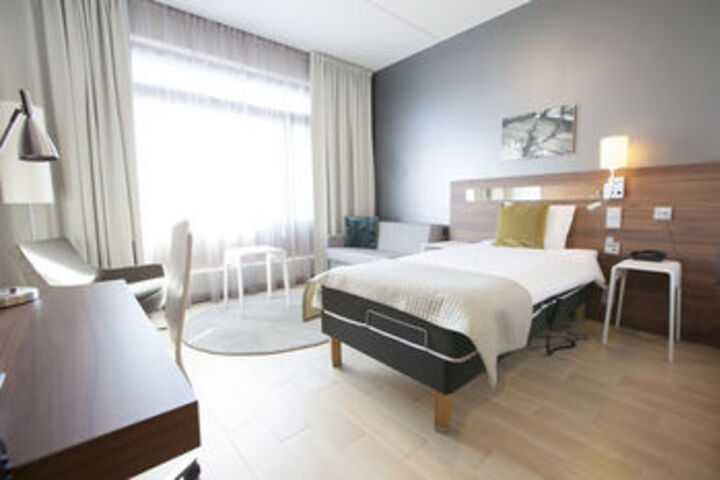 Room 25 of 60