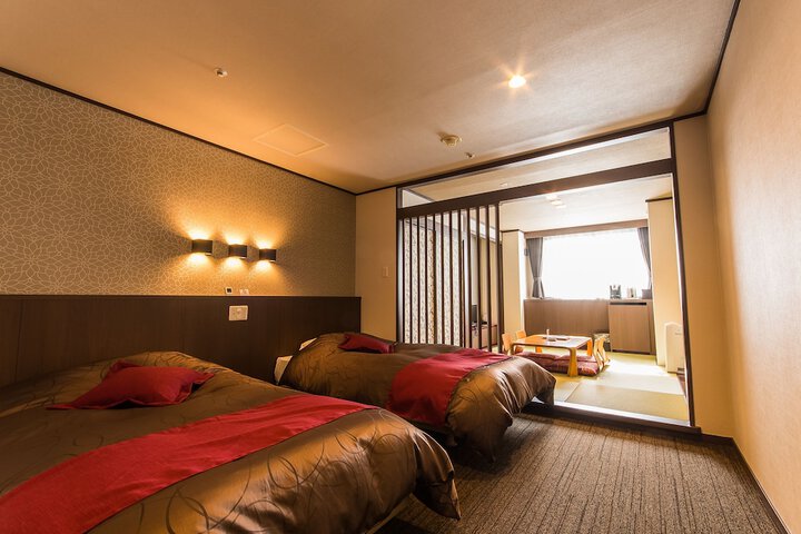 Room 7 of 93