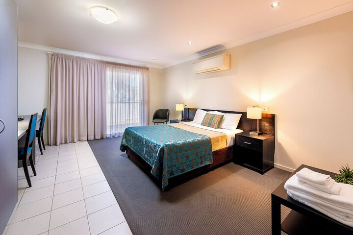 Room 12 of 40