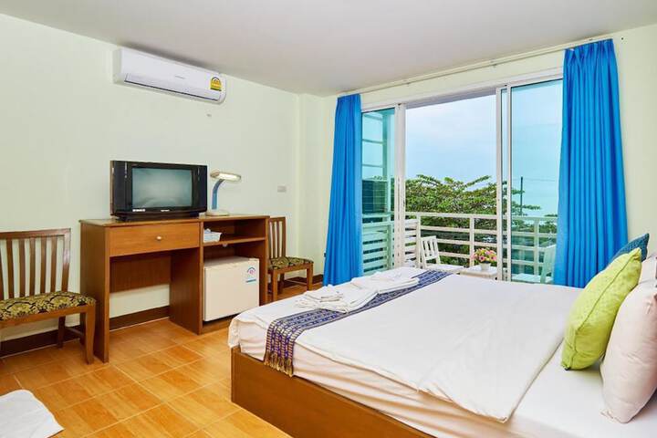 Room 9 of 26