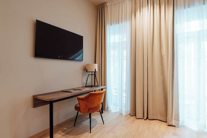 Room 103 of 165