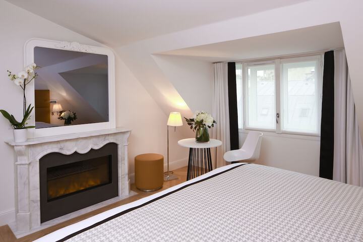 Room 6 of 55