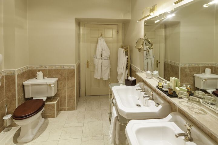 Room 40 of 85