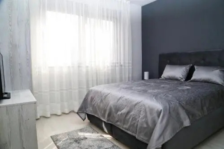 Room 6 of 35