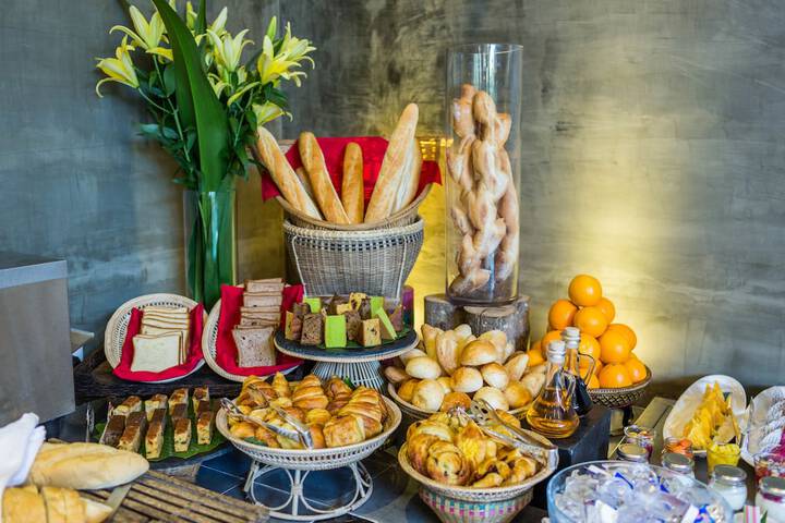 Breakfast/Coffee Service 93 of 111