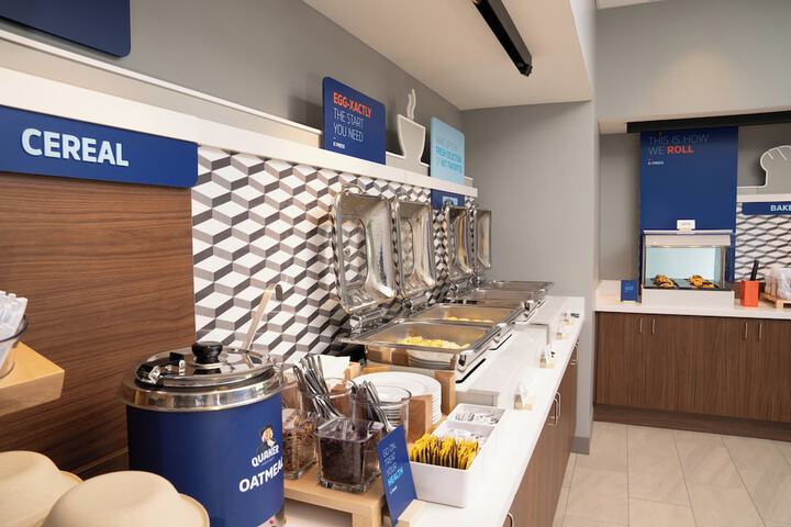 Breakfast/Coffee Service 82 of 110