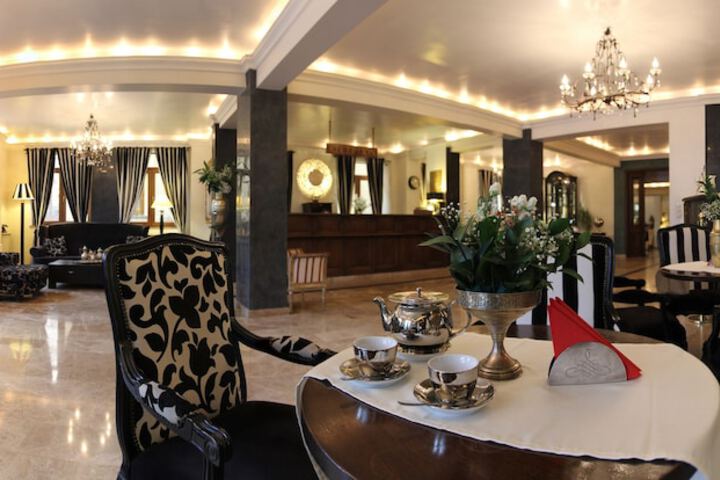 Hotel Lobby