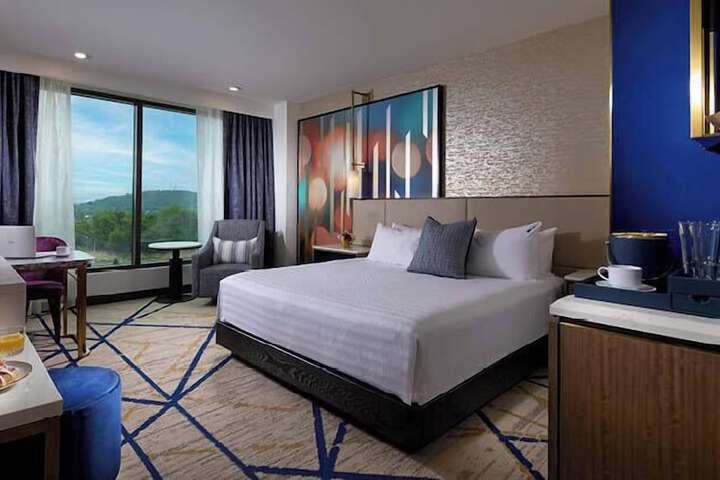 Room 8 of 48