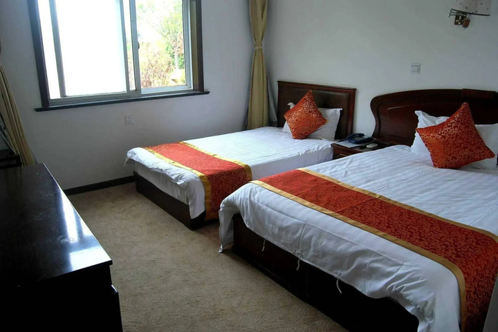 Room 2 of 11