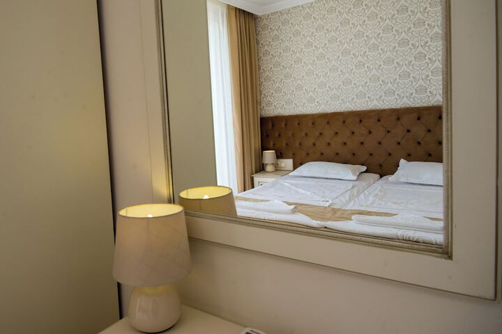 Room 6 of 46