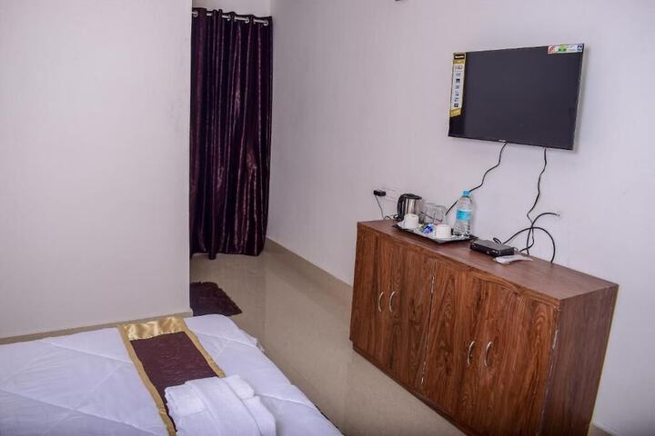 Room 3 of 35