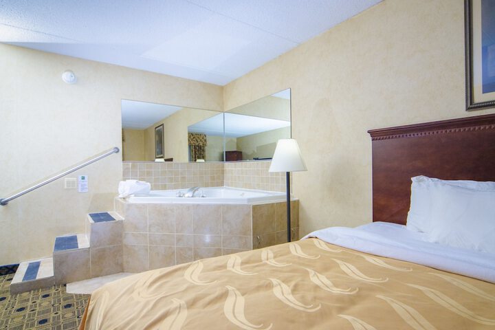 1 King Bed (18 of 18)