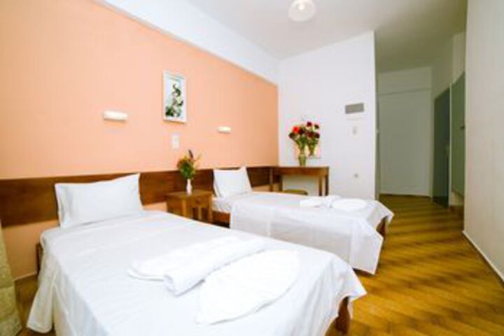 Room 8 of 12