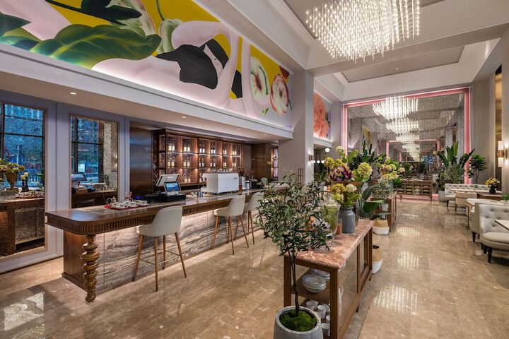 Entrance & Lobby