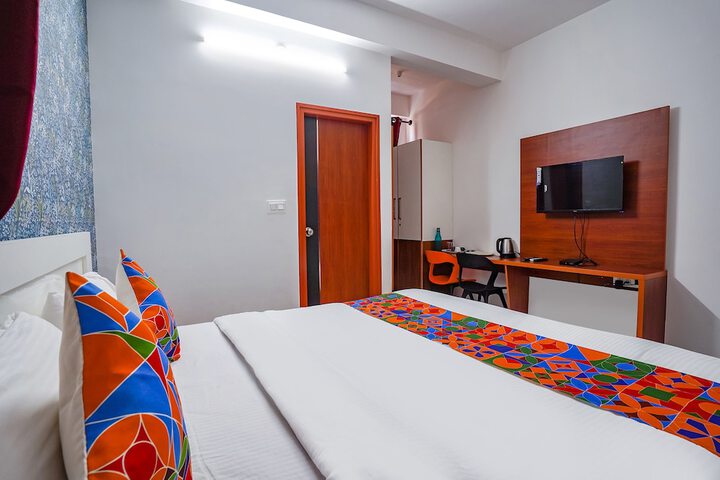 Room 15 of 28