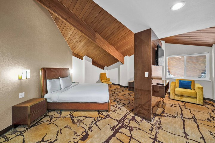 1 King Bed (7 of 20)