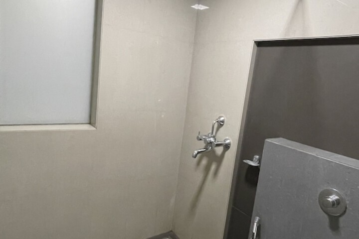 Room 7 of 8