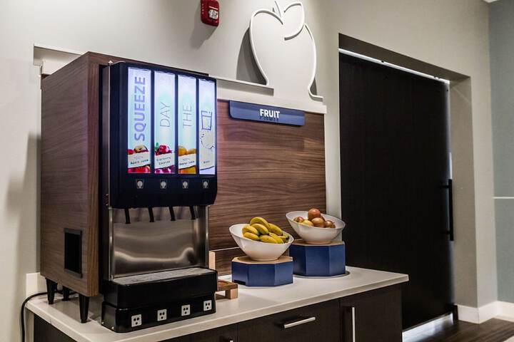 Breakfast/Coffee Service 77 of 120