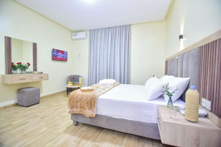 Room 35 of 60