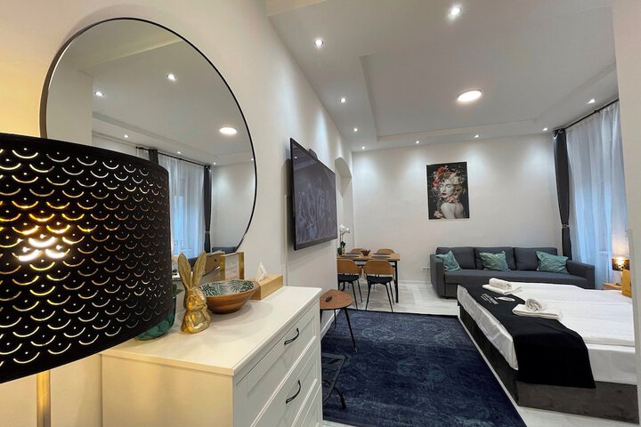 Room 54 of 194