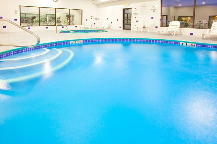 Pool 16 of 40
