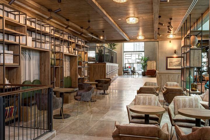 Guest Lobby