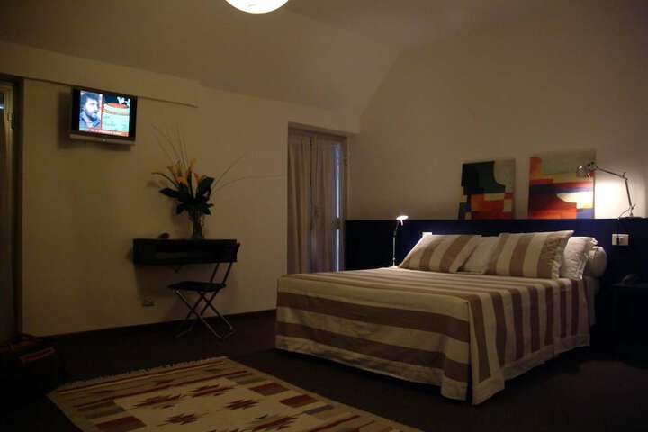 Room 16 of 42