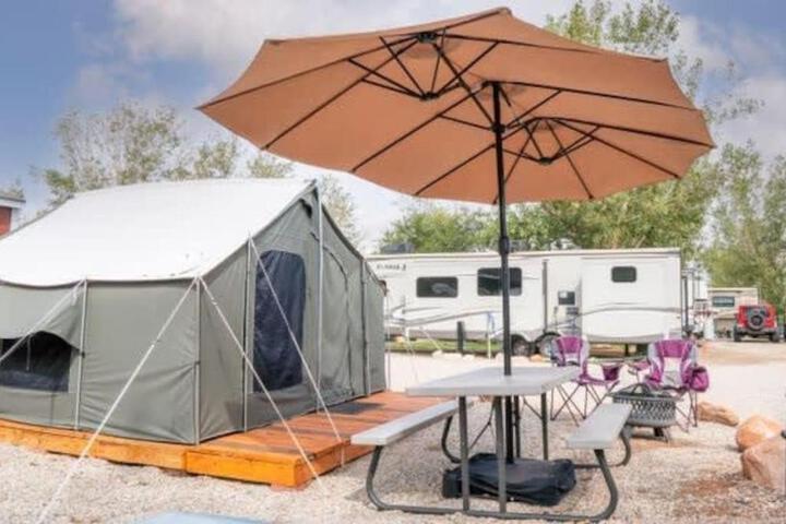 Exterior of Moab RV Resort Glamping Setup Tent in RV Park #4 OK-T4